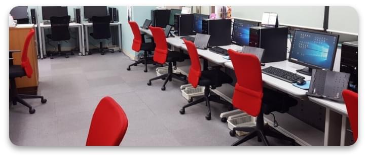 アドバンスクール福岡天神校教室紹介